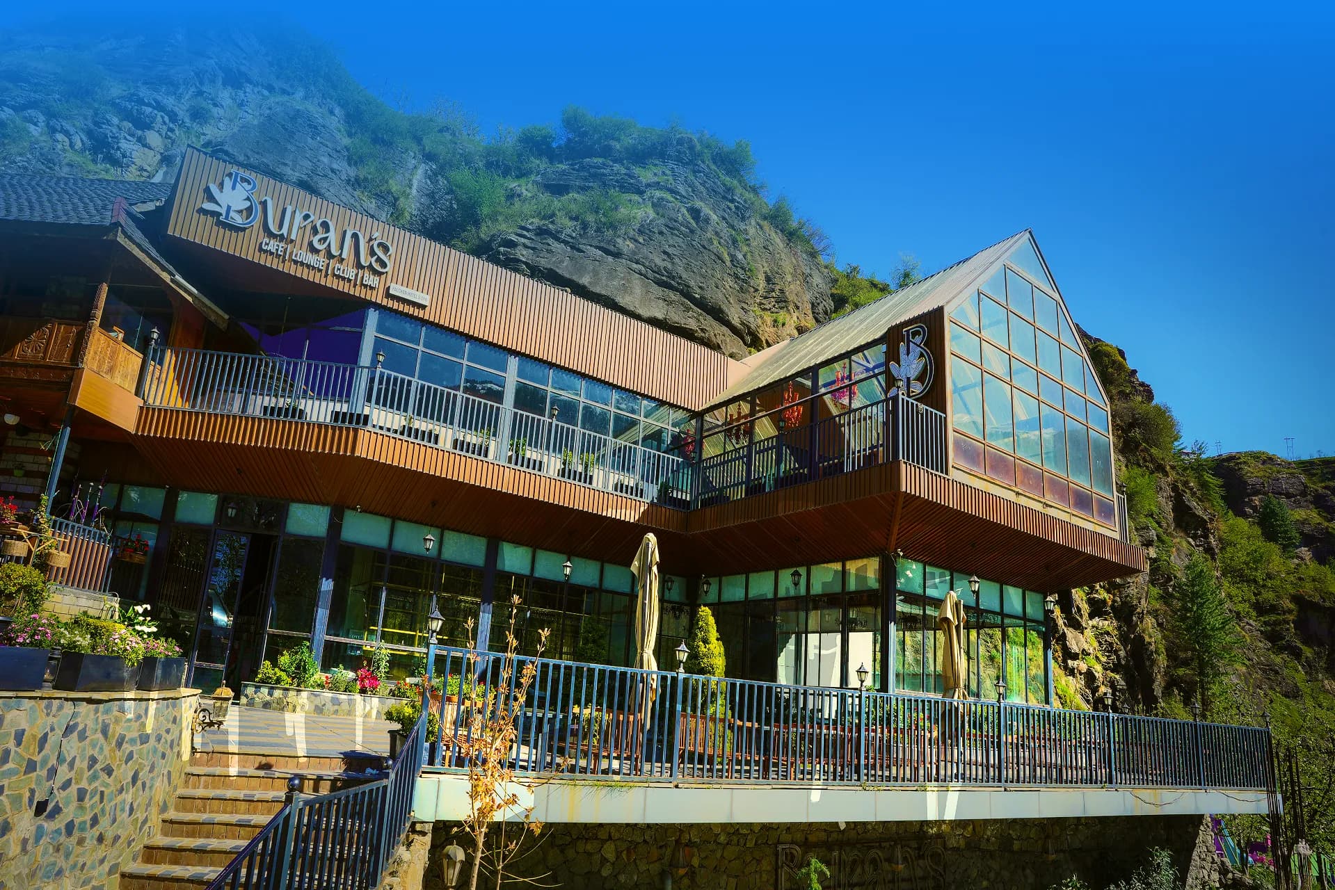 Bar at Manali Burans